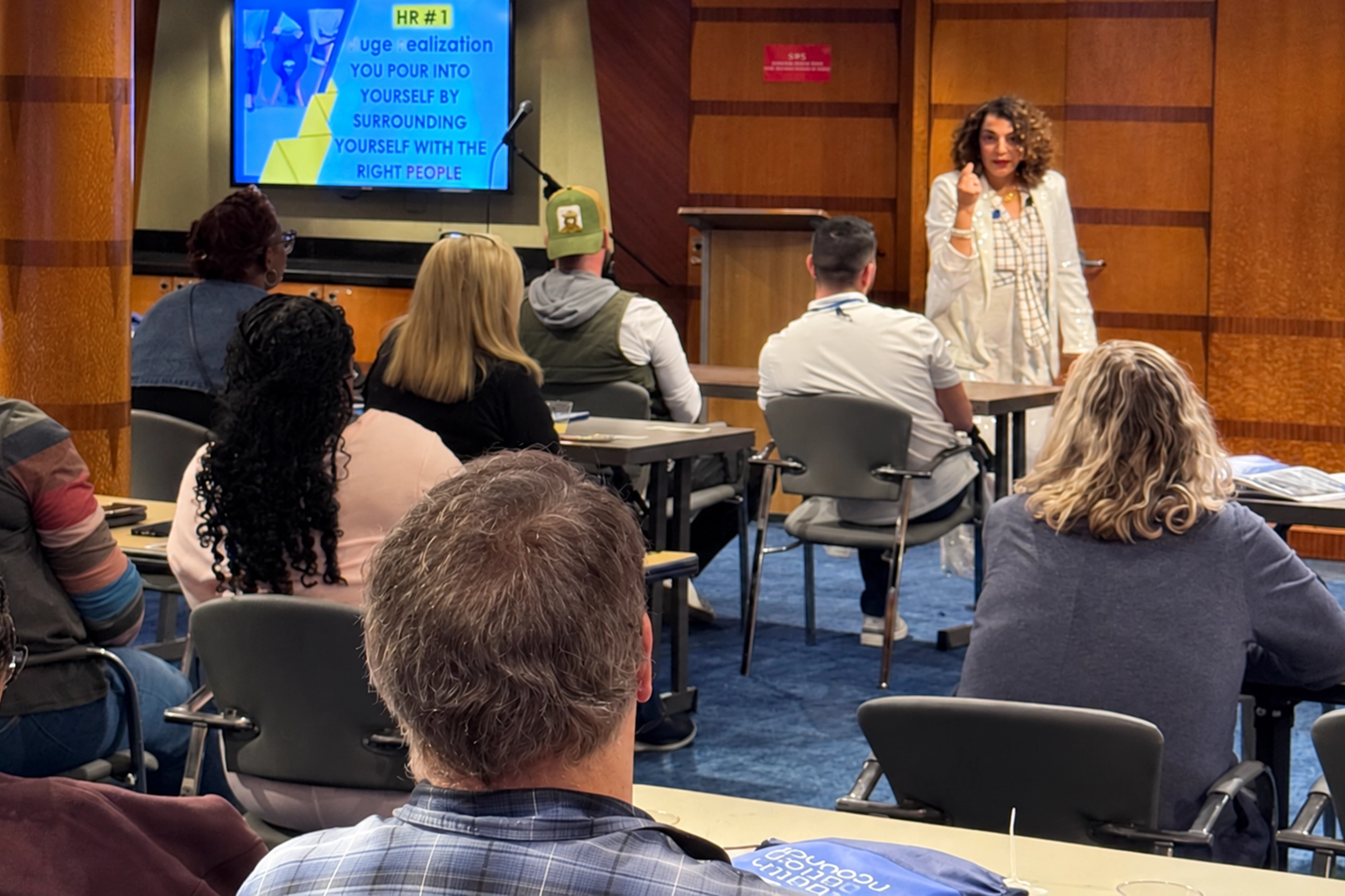 Dorice Horenstein leading a leadership workshop for professionals.